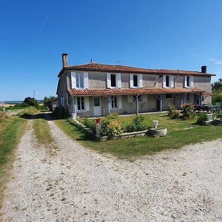 Grande Maison Avec Jardin, Animaux,Au Calme Yviers Exterior foto