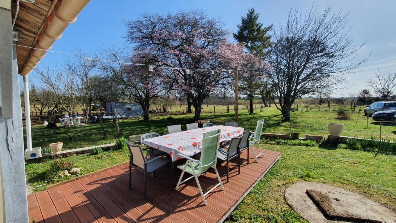 Grande Maison Avec Jardin, Animaux,Au Calme Yviers Exterior foto